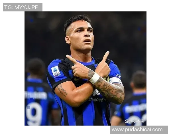 历史上十位最具影响力的足球巨星排名及其精彩成就回顾